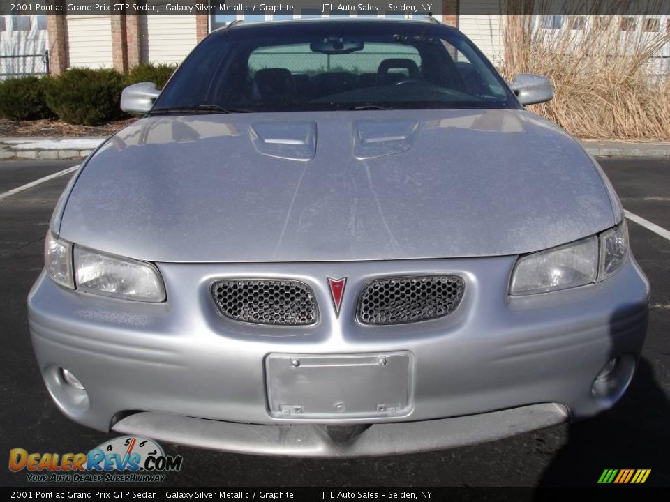 2001 Pontiac Grand Prix GTP Sedan Galaxy Silver Metallic / Graphite Photo #2