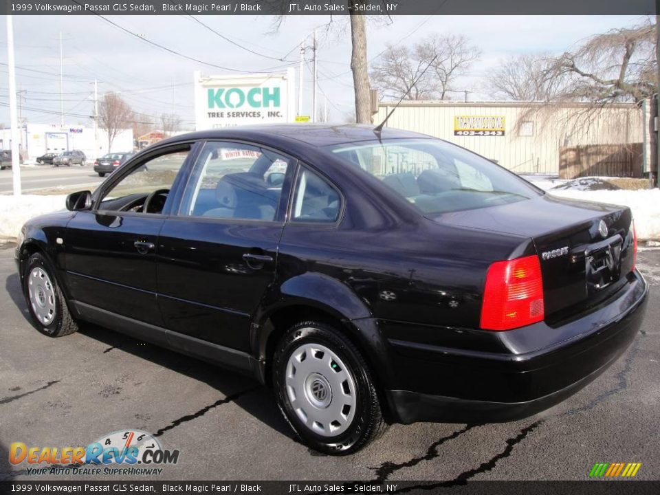1999 Volkswagen Passat GLS Sedan Black Magic Pearl / Black Photo #4