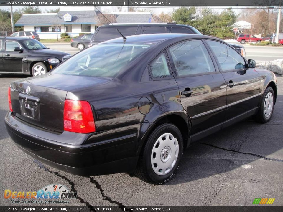 1999 Volkswagen Passat GLS Sedan Black Magic Pearl / Black Photo #6