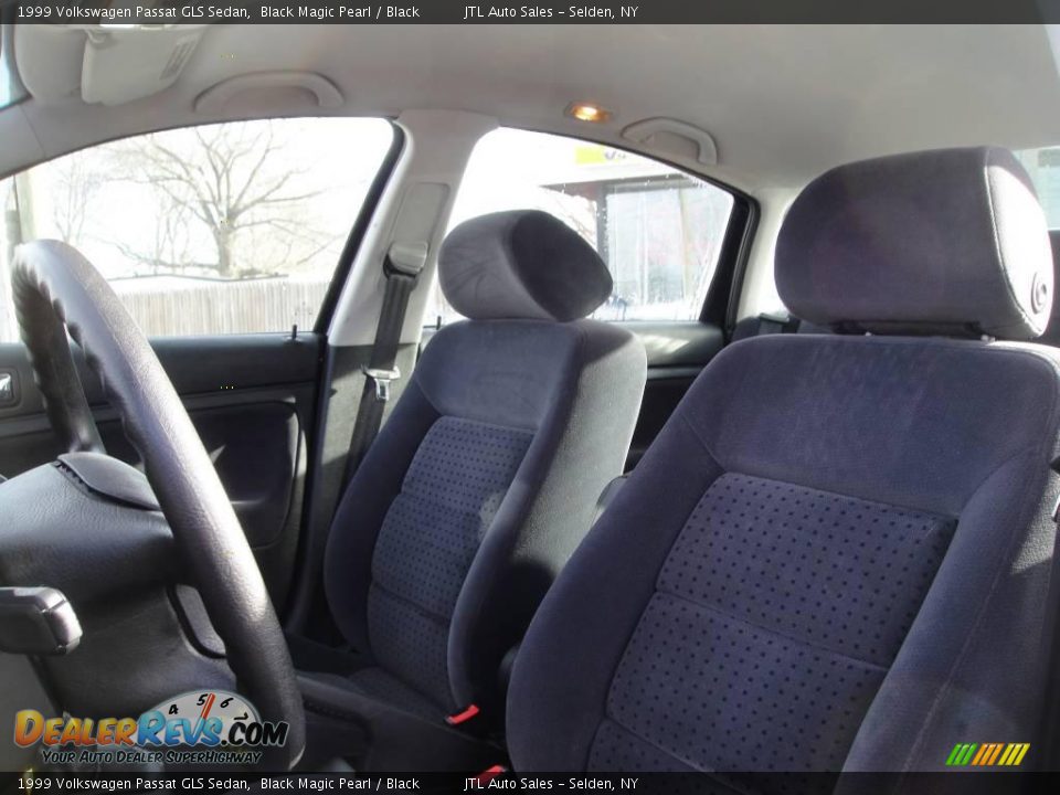 1999 Volkswagen Passat GLS Sedan Black Magic Pearl / Black Photo #10