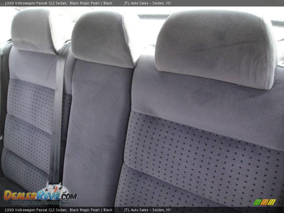 1999 Volkswagen Passat GLS Sedan Black Magic Pearl / Black Photo #13