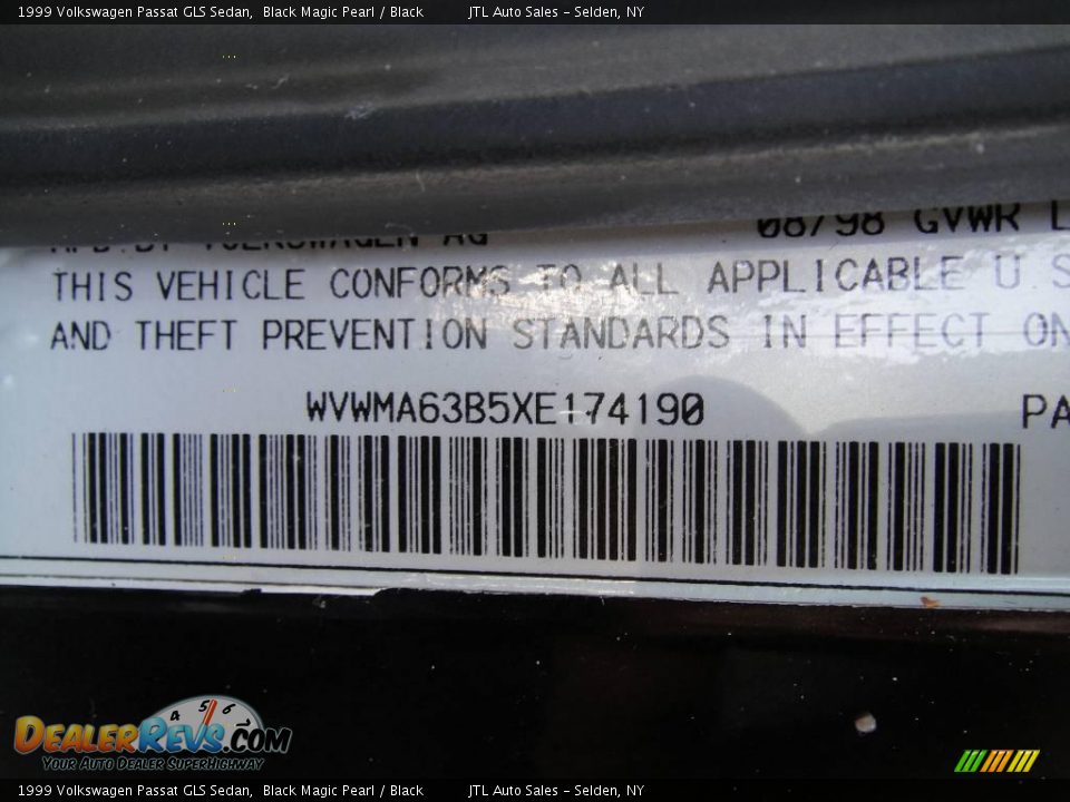 1999 Volkswagen Passat GLS Sedan Black Magic Pearl / Black Photo #16