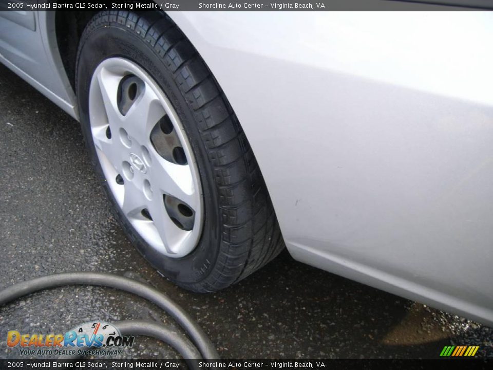 2005 Hyundai Elantra GLS Sedan Sterling Metallic / Gray Photo #15