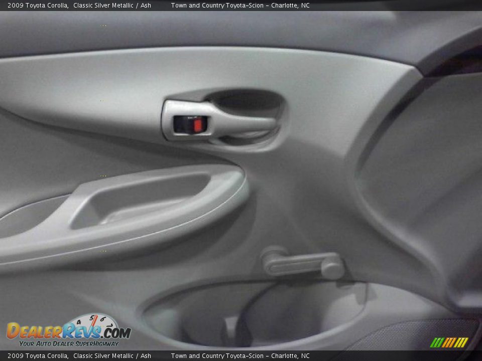 2009 Toyota Corolla Classic Silver Metallic / Ash Photo #11