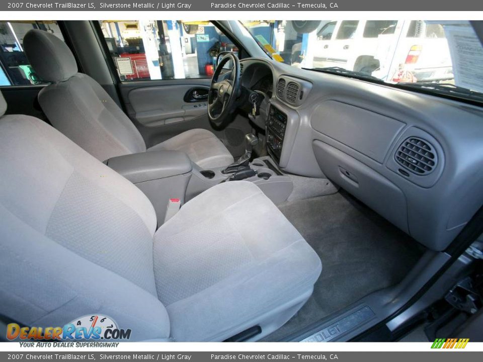 2007 Chevrolet TrailBlazer LS Silverstone Metallic / Light Gray Photo #17