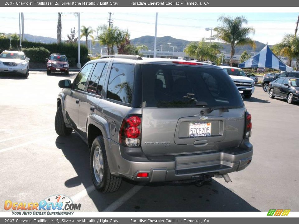 2007 Chevrolet TrailBlazer LS Silverstone Metallic / Light Gray Photo #28
