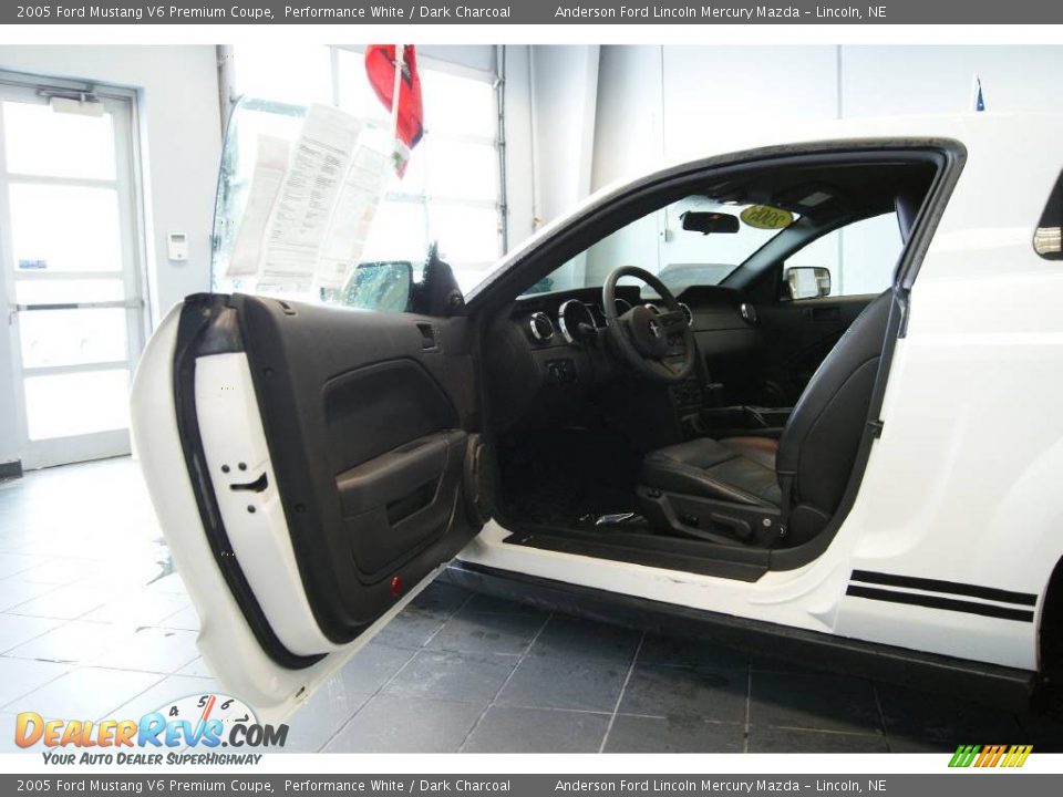 2005 Ford Mustang V6 Premium Coupe Performance White / Dark Charcoal Photo #25