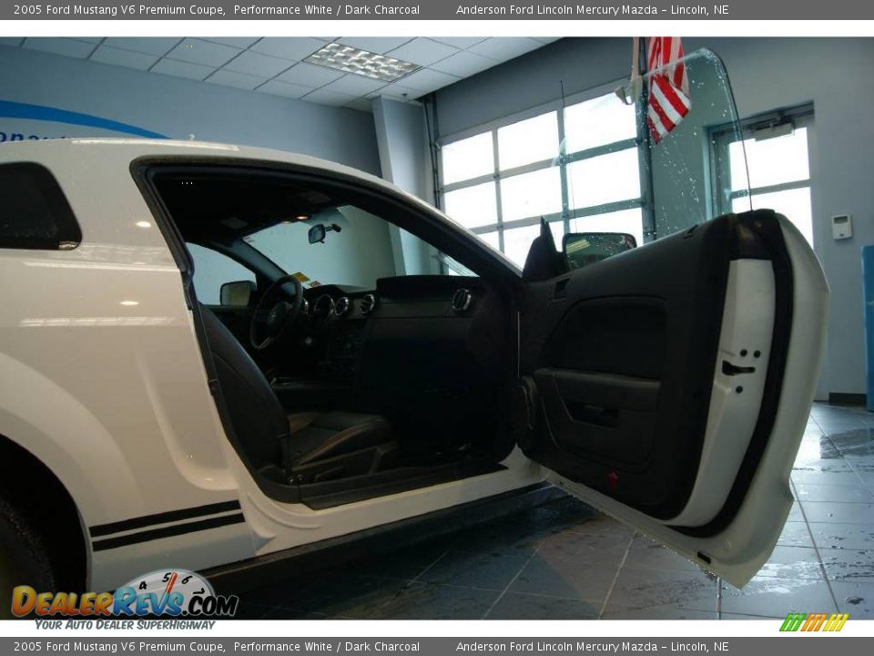 2005 Ford Mustang V6 Premium Coupe Performance White / Dark Charcoal Photo #26