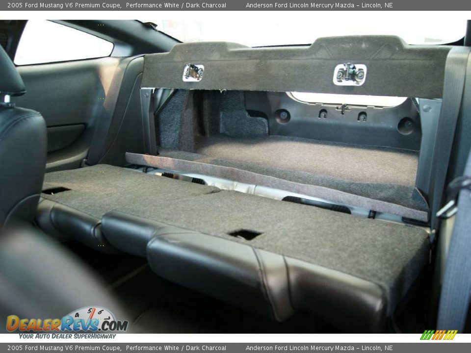 2005 Ford Mustang V6 Premium Coupe Performance White / Dark Charcoal Photo #30