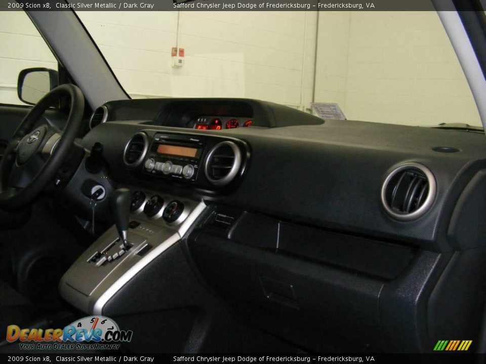 2009 Scion xB Classic Silver Metallic / Dark Gray Photo #17