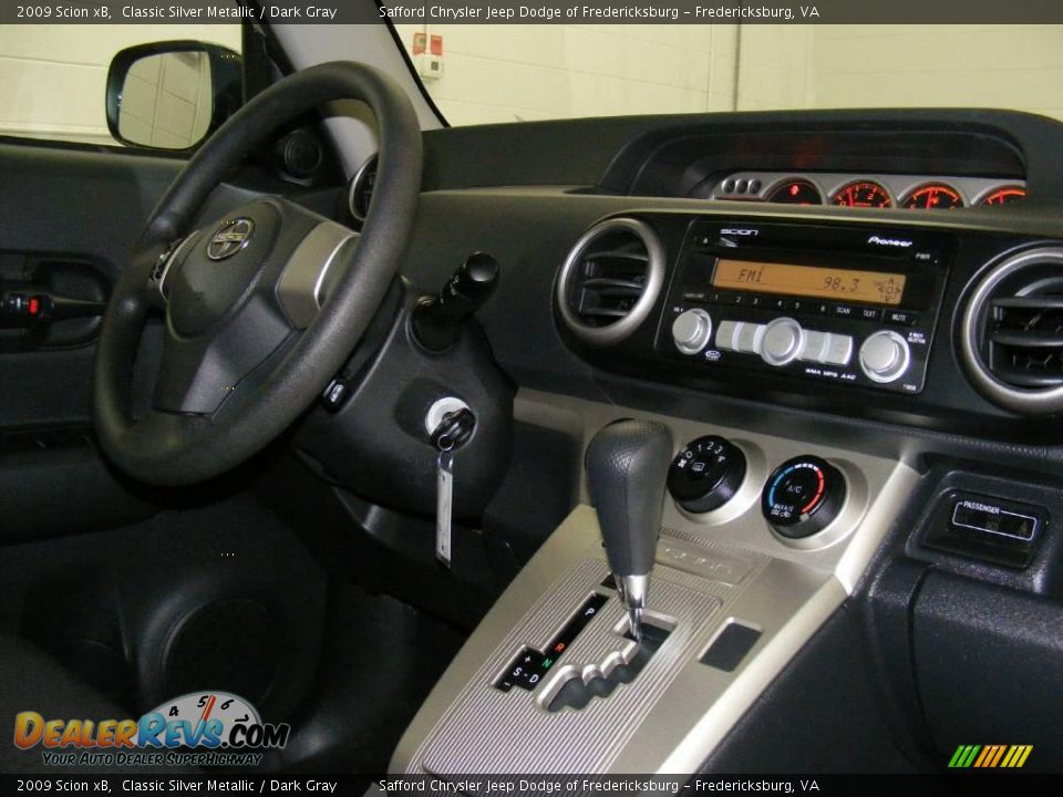 2009 Scion xB Classic Silver Metallic / Dark Gray Photo #18