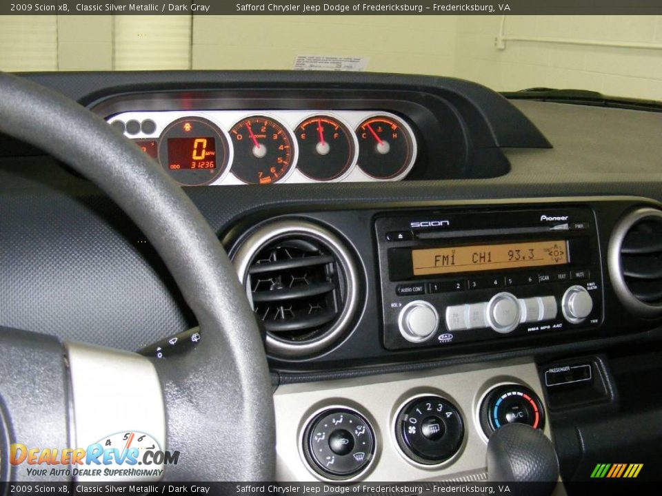 2009 Scion xB Classic Silver Metallic / Dark Gray Photo #24