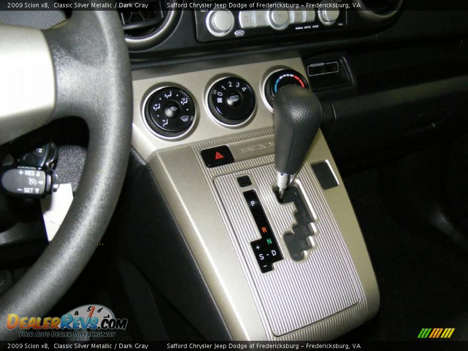 2009 Scion xB Classic Silver Metallic / Dark Gray Photo #25