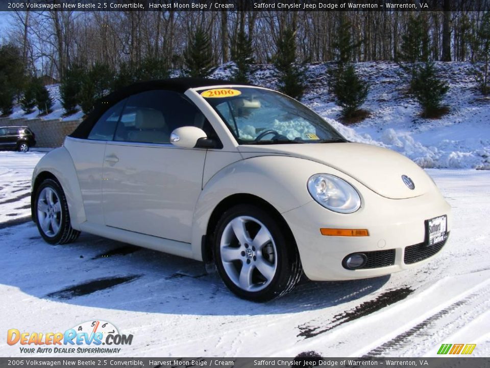 2006 Volkswagen New Beetle 2.5 Convertible Harvest Moon Beige / Cream Photo #8