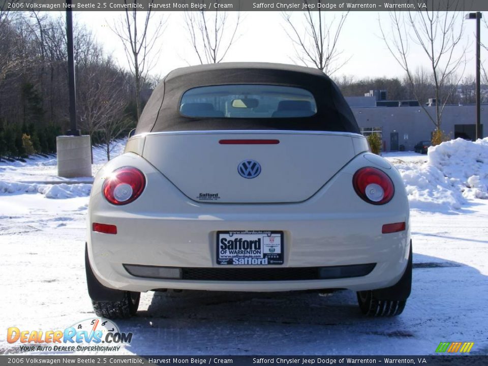 2006 Volkswagen New Beetle 2.5 Convertible Harvest Moon Beige / Cream Photo #11