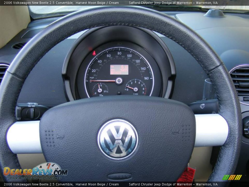 2006 Volkswagen New Beetle 2.5 Convertible Harvest Moon Beige / Cream Photo #15