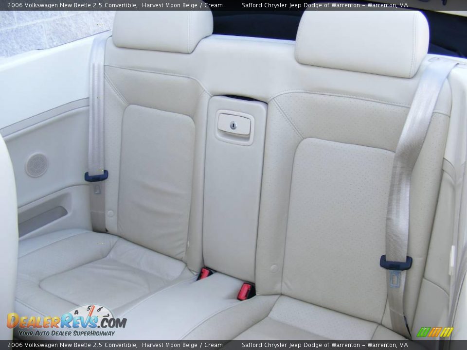 2006 Volkswagen New Beetle 2.5 Convertible Harvest Moon Beige / Cream Photo #20