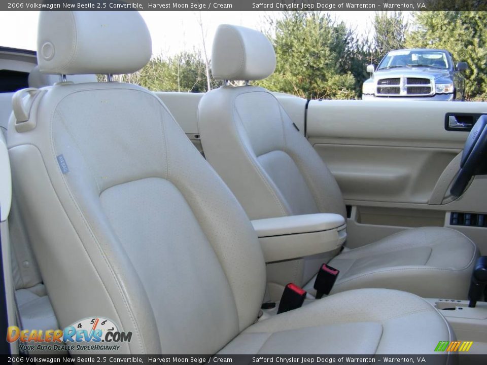 2006 Volkswagen New Beetle 2.5 Convertible Harvest Moon Beige / Cream Photo #24
