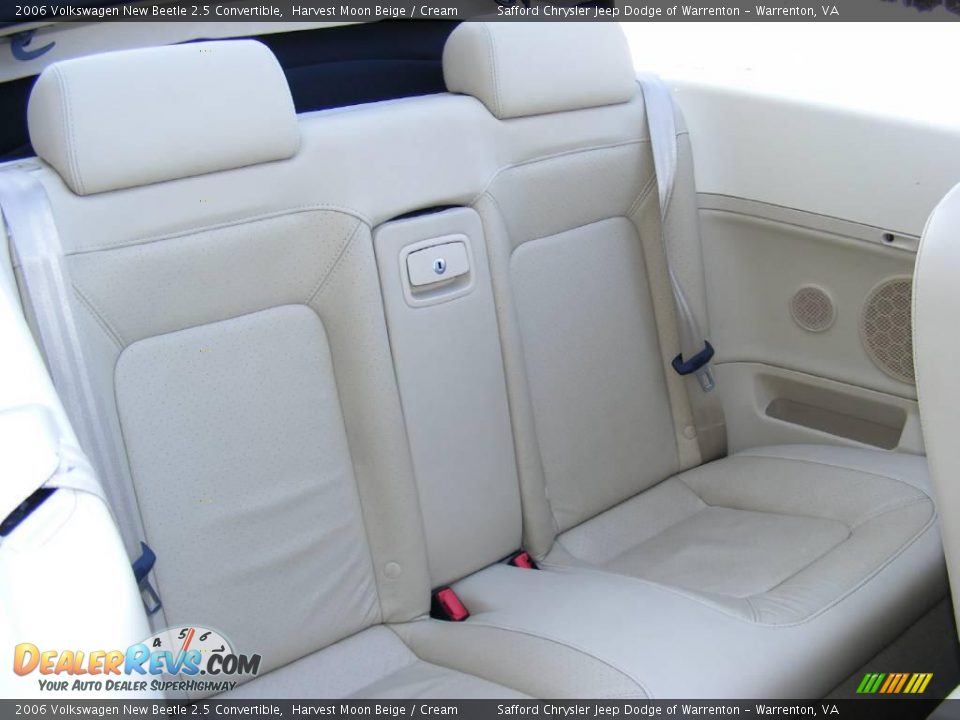 2006 Volkswagen New Beetle 2.5 Convertible Harvest Moon Beige / Cream Photo #25