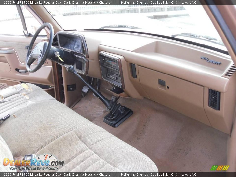 Dashboard of 1990 Ford F150 XLT Lariat Regular Cab Photo #13