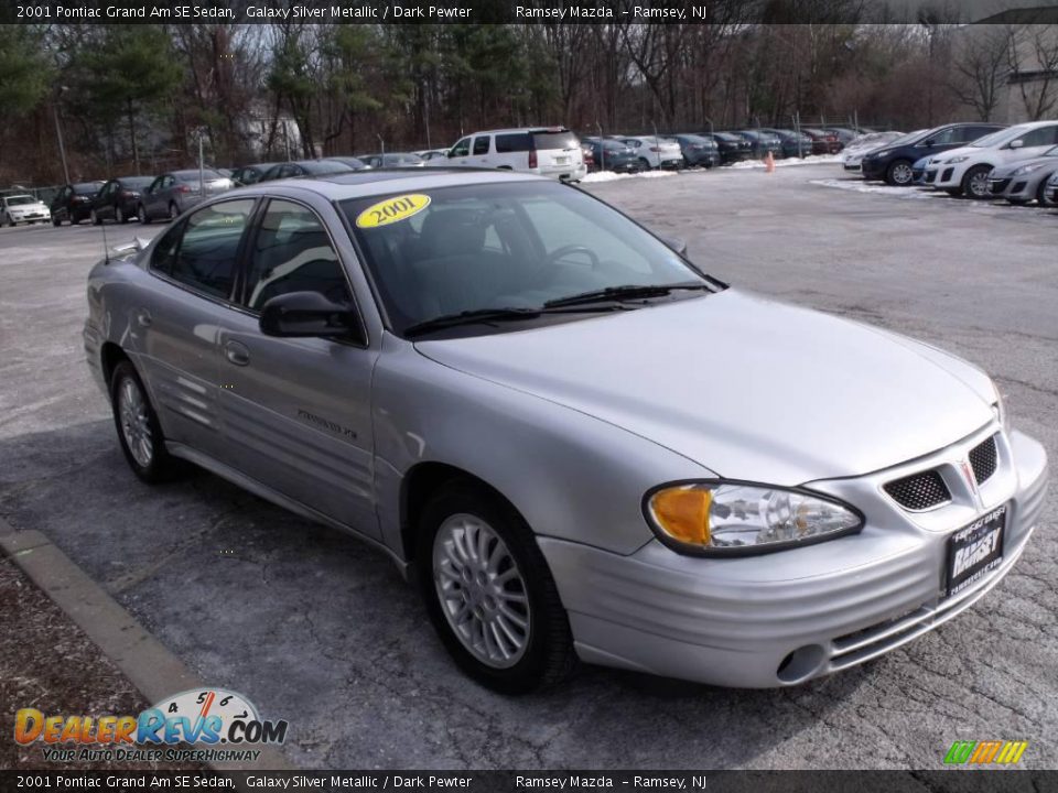 2001 Pontiac Grand Am SE Sedan Galaxy Silver Metallic / Dark Pewter Photo #1