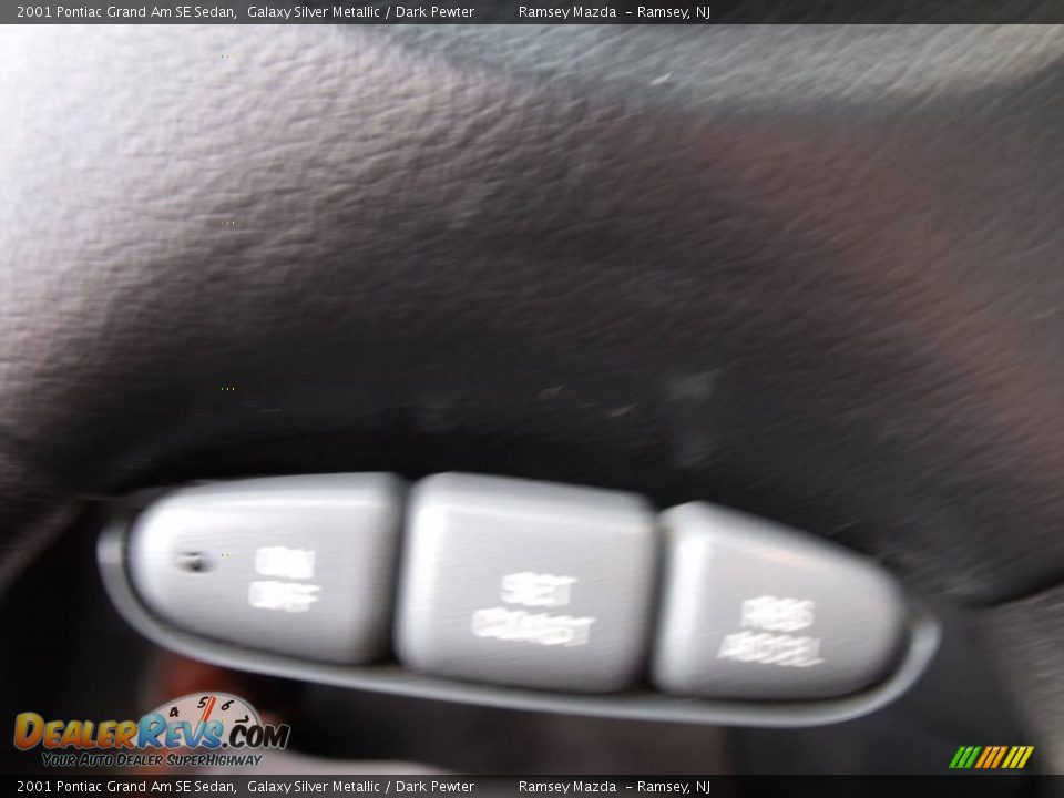 2001 Pontiac Grand Am SE Sedan Galaxy Silver Metallic / Dark Pewter Photo #18