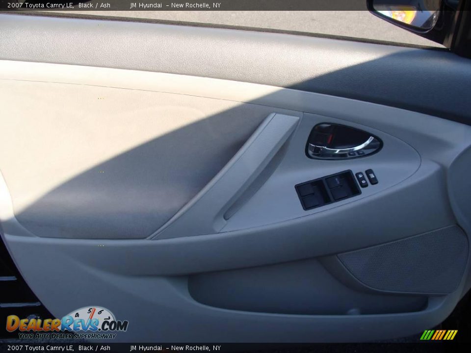 2007 Toyota Camry LE Black / Ash Photo #6