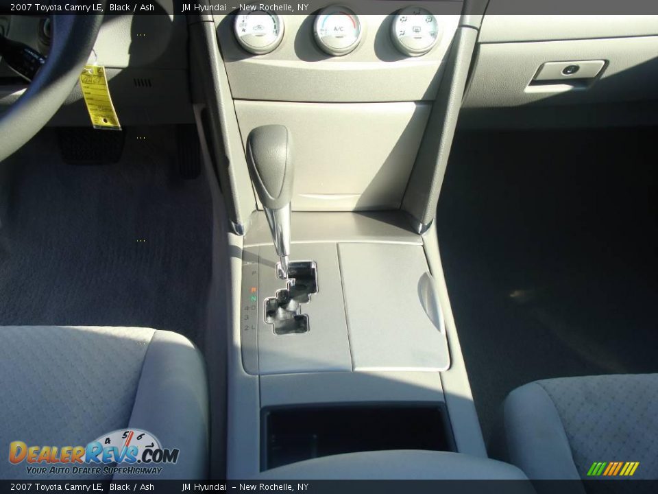 2007 Toyota Camry LE Black / Ash Photo #17