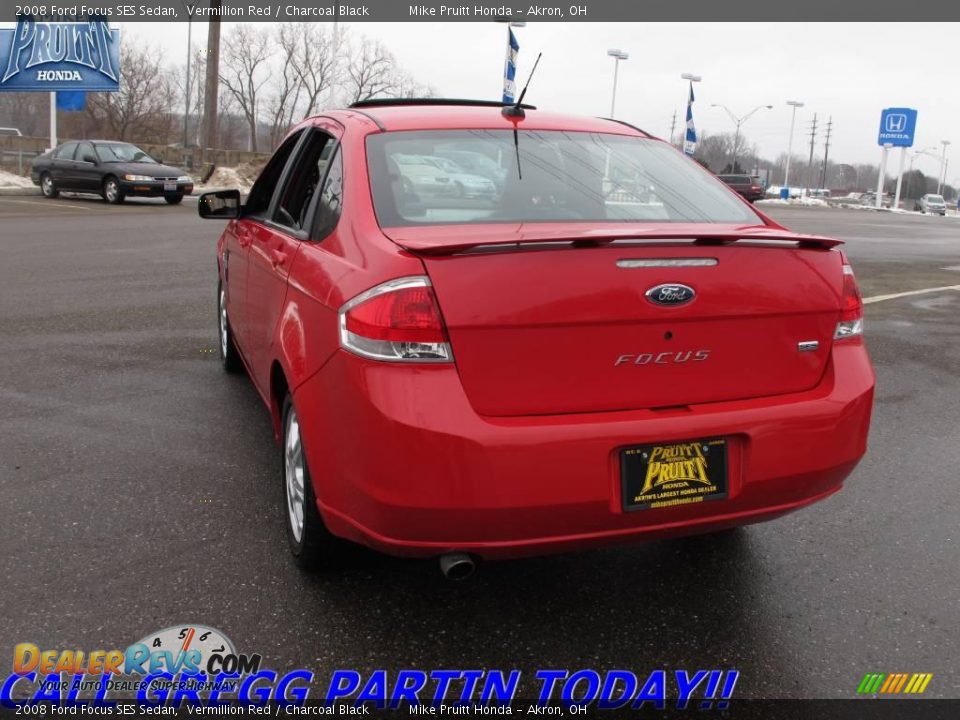2008 Ford Focus SES Sedan Vermillion Red / Charcoal Black Photo #2