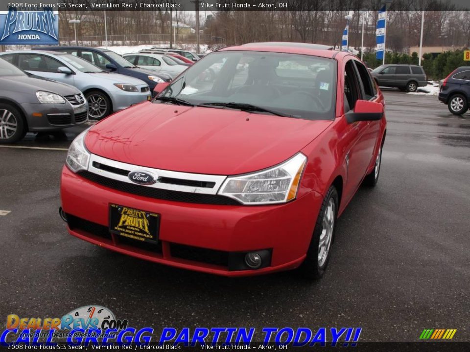 2008 Ford Focus SES Sedan Vermillion Red / Charcoal Black Photo #3