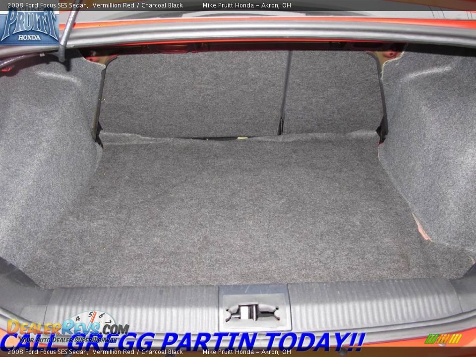 2008 Ford Focus SES Sedan Vermillion Red / Charcoal Black Photo #10