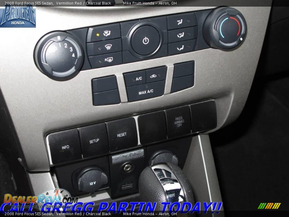 2008 Ford Focus SES Sedan Vermillion Red / Charcoal Black Photo #22