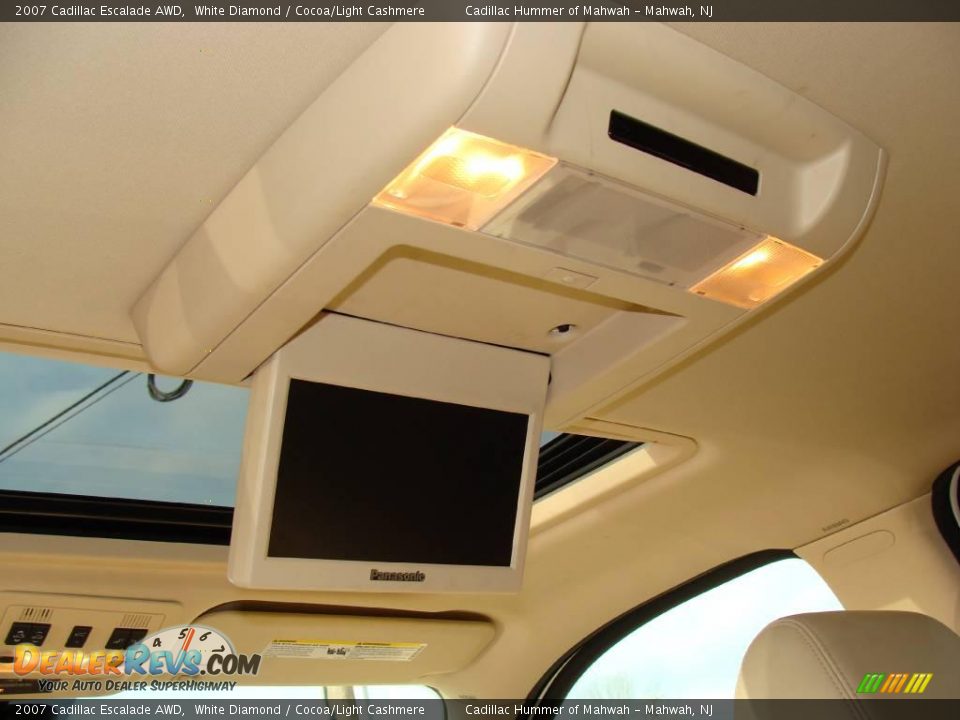 2007 Cadillac Escalade AWD White Diamond / Cocoa/Light Cashmere Photo #21