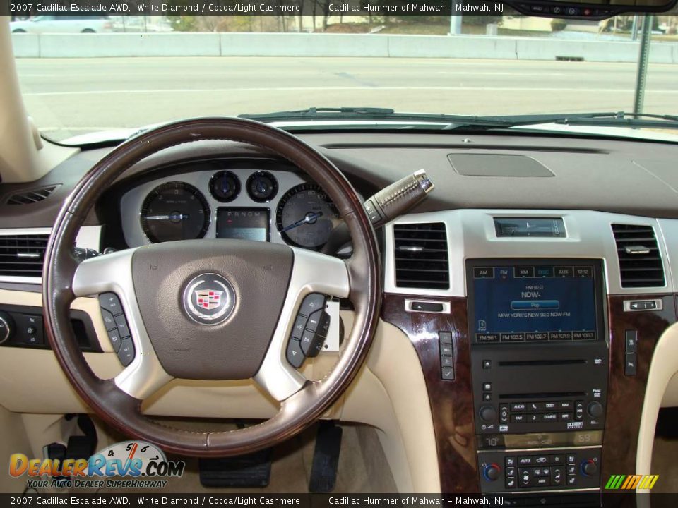 2007 Cadillac Escalade AWD White Diamond / Cocoa/Light Cashmere Photo #22