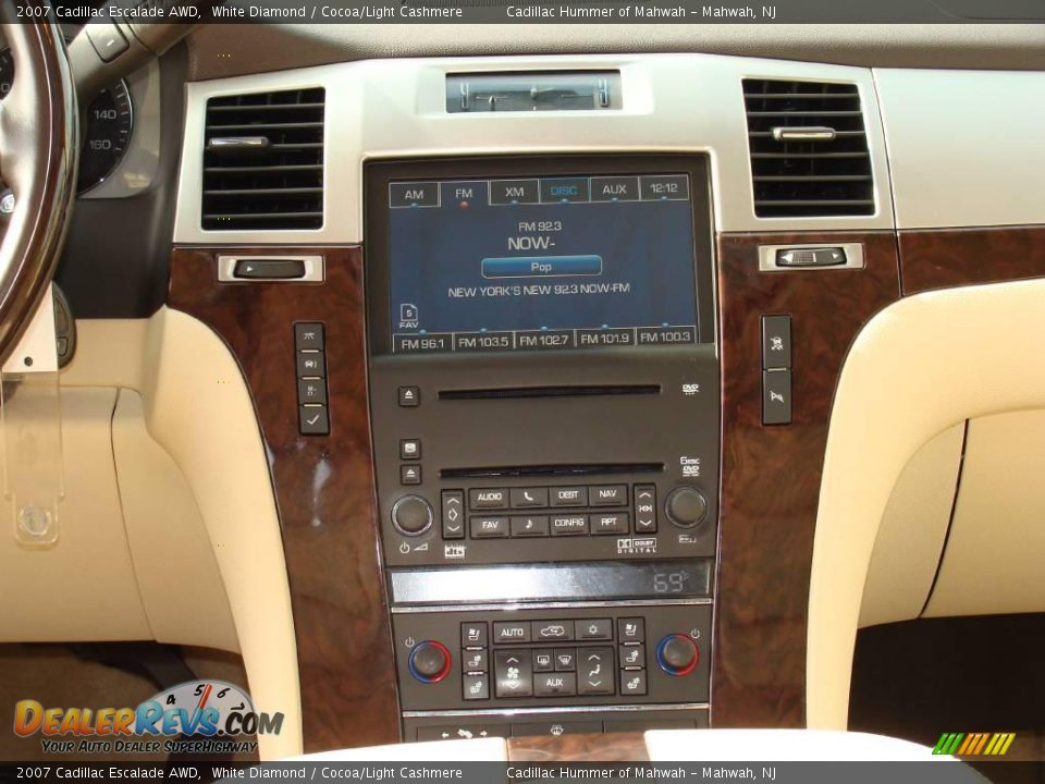 2007 Cadillac Escalade AWD White Diamond / Cocoa/Light Cashmere Photo #23