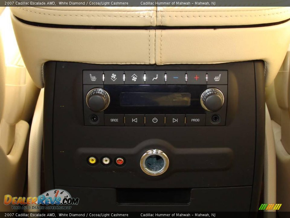 2007 Cadillac Escalade AWD White Diamond / Cocoa/Light Cashmere Photo #24