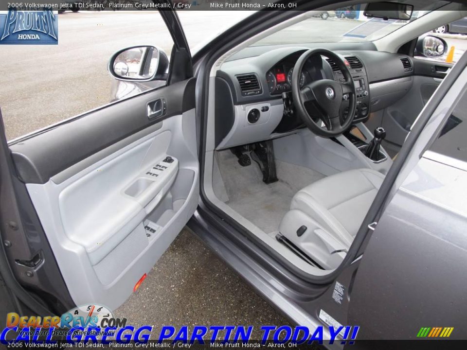 2006 Volkswagen Jetta TDI Sedan Platinum Grey Metallic / Grey Photo #11