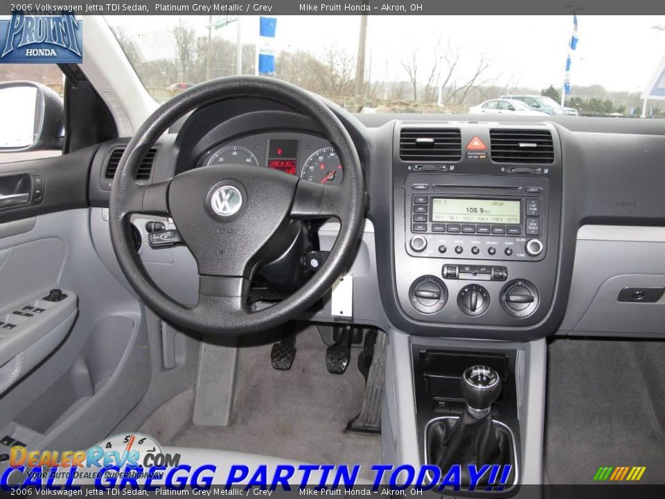 2006 Volkswagen Jetta TDI Sedan Platinum Grey Metallic / Grey Photo #16