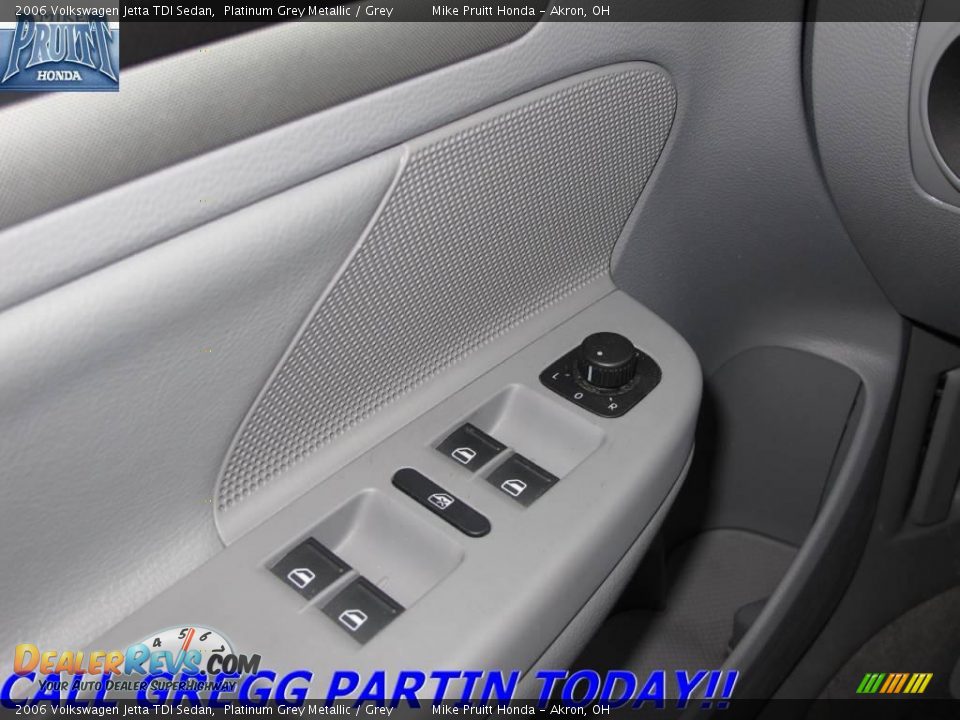 2006 Volkswagen Jetta TDI Sedan Platinum Grey Metallic / Grey Photo #19