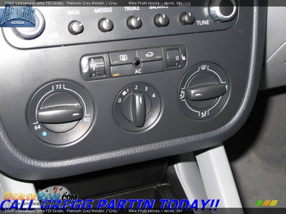 2006 Volkswagen Jetta TDI Sedan Platinum Grey Metallic / Grey Photo #22