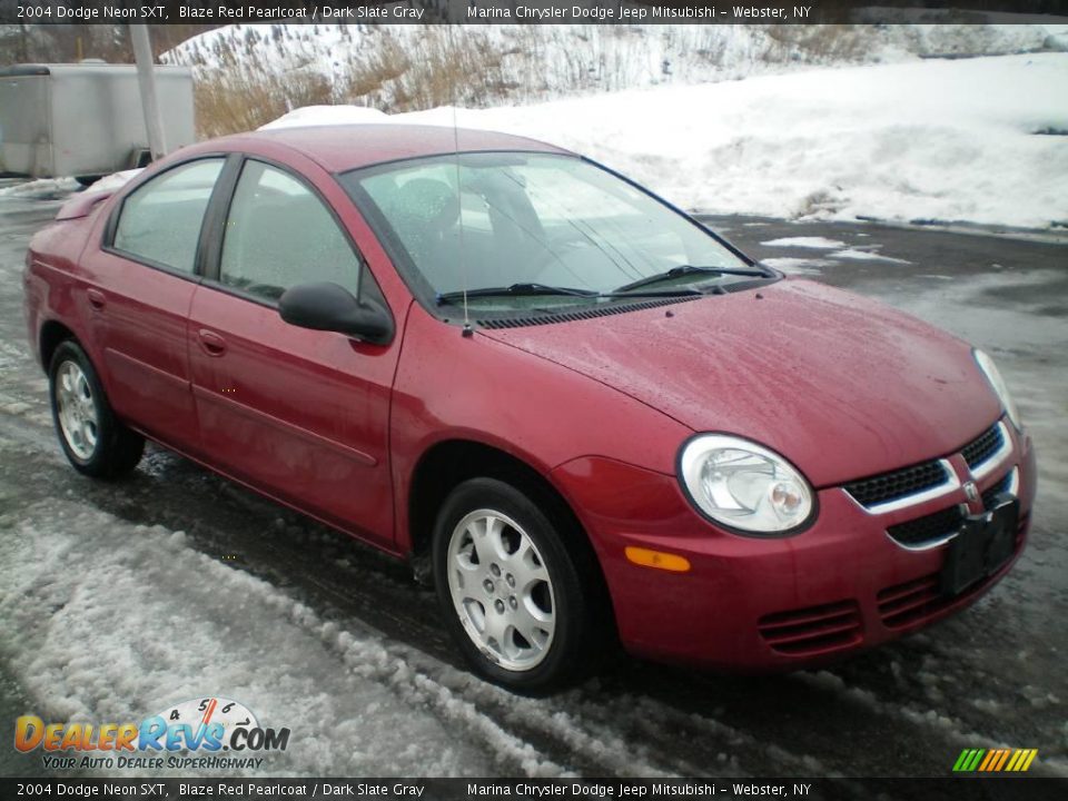 2004 Dodge Neon SXT Blaze Red Pearlcoat / Dark Slate Gray Photo #11