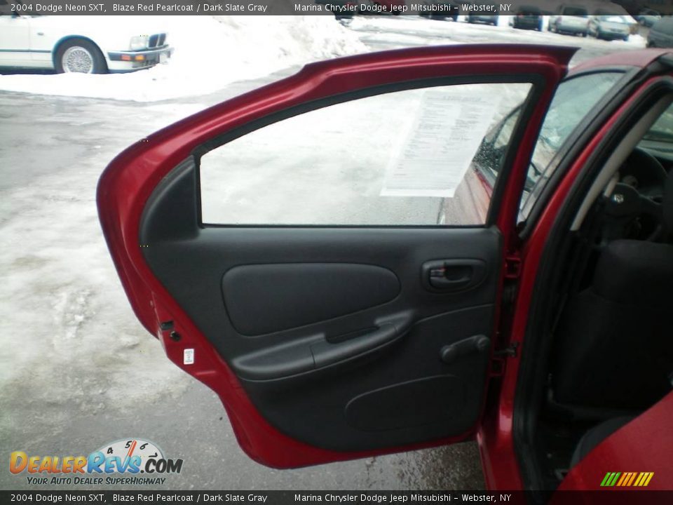 2004 Dodge Neon SXT Blaze Red Pearlcoat / Dark Slate Gray Photo #15