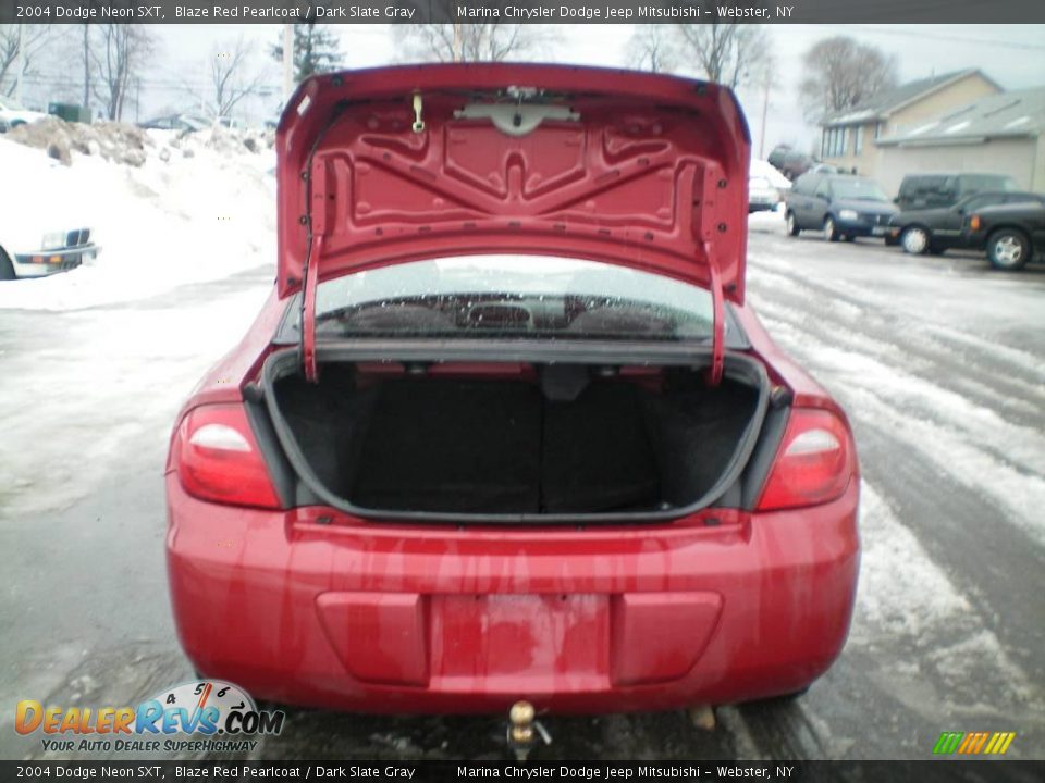 2004 Dodge Neon SXT Blaze Red Pearlcoat / Dark Slate Gray Photo #16