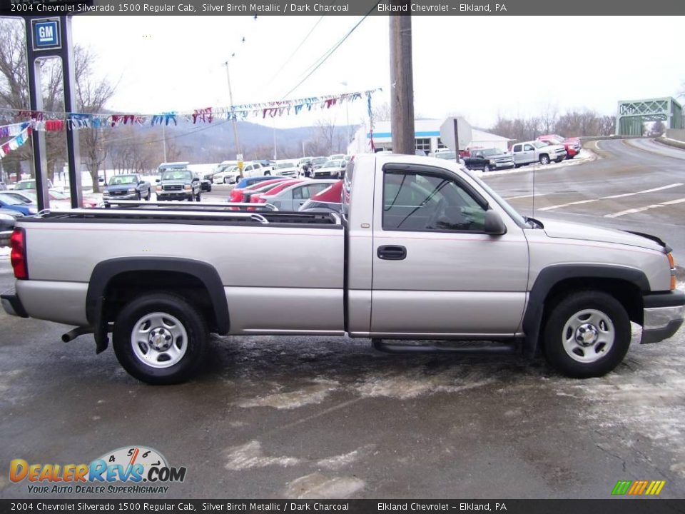 2004 Chevrolet Silverado 1500 Regular Cab Silver Birch Metallic / Dark Charcoal Photo #2