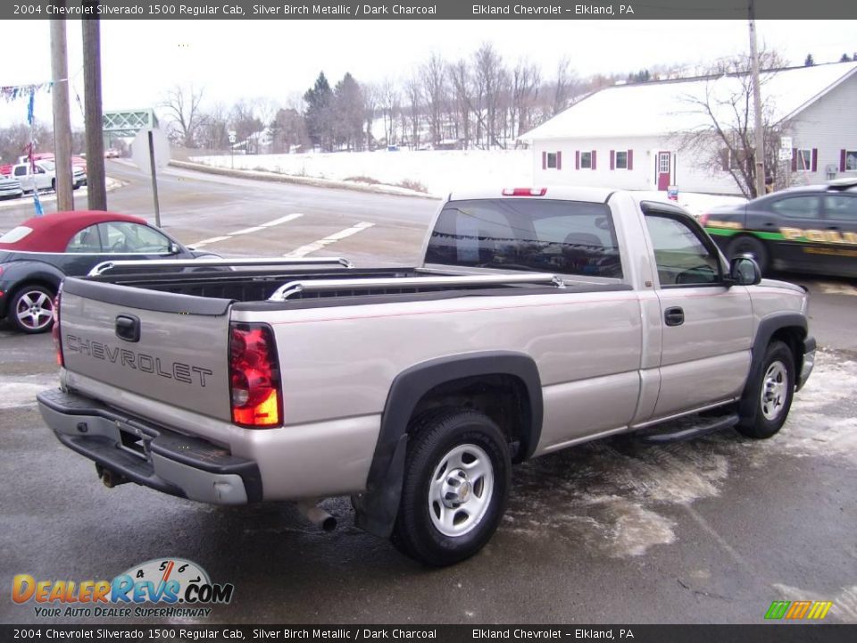 2004 Chevrolet Silverado 1500 Regular Cab Silver Birch Metallic / Dark Charcoal Photo #3