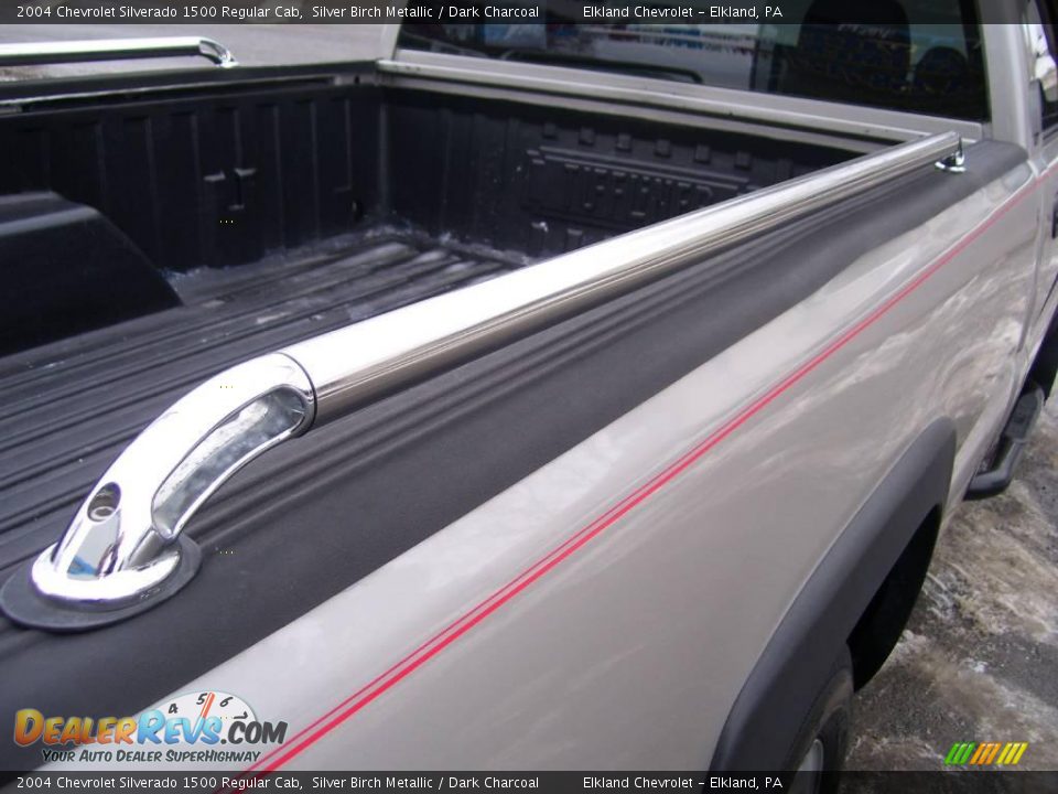 2004 Chevrolet Silverado 1500 Regular Cab Silver Birch Metallic / Dark Charcoal Photo #15