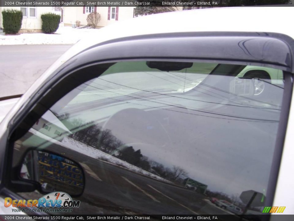 2004 Chevrolet Silverado 1500 Regular Cab Silver Birch Metallic / Dark Charcoal Photo #18