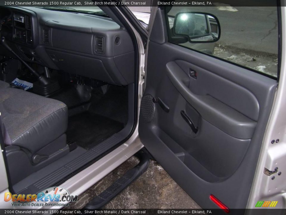2004 Chevrolet Silverado 1500 Regular Cab Silver Birch Metallic / Dark Charcoal Photo #21