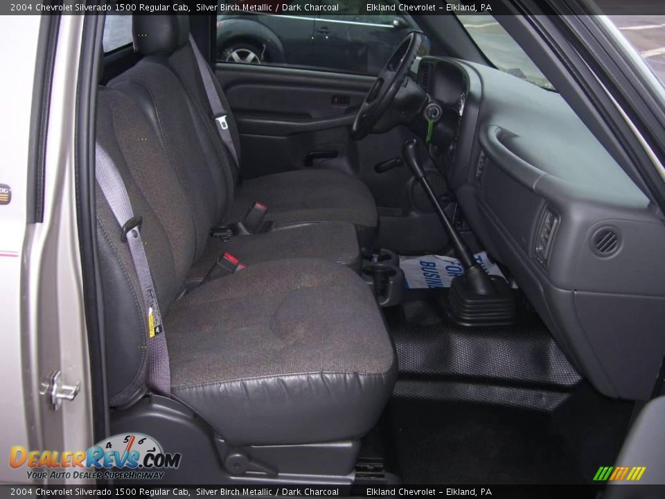 2004 Chevrolet Silverado 1500 Regular Cab Silver Birch Metallic / Dark Charcoal Photo #22