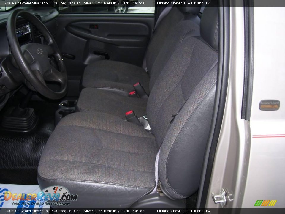 2004 Chevrolet Silverado 1500 Regular Cab Silver Birch Metallic / Dark Charcoal Photo #25